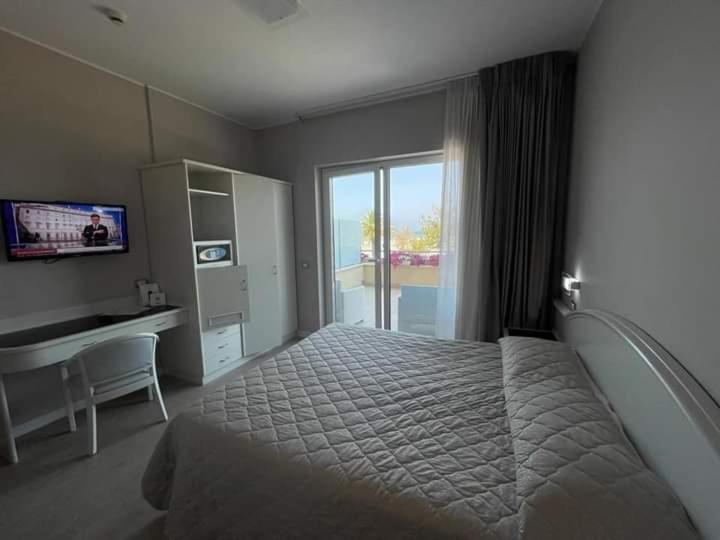 Hotel Maja Pescara Exteriör bild
